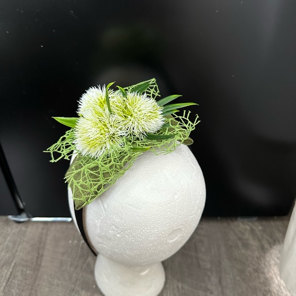 Handmade Designer Fascinator Headband Floral Green Bow Dandelion - Picture 4 of 15